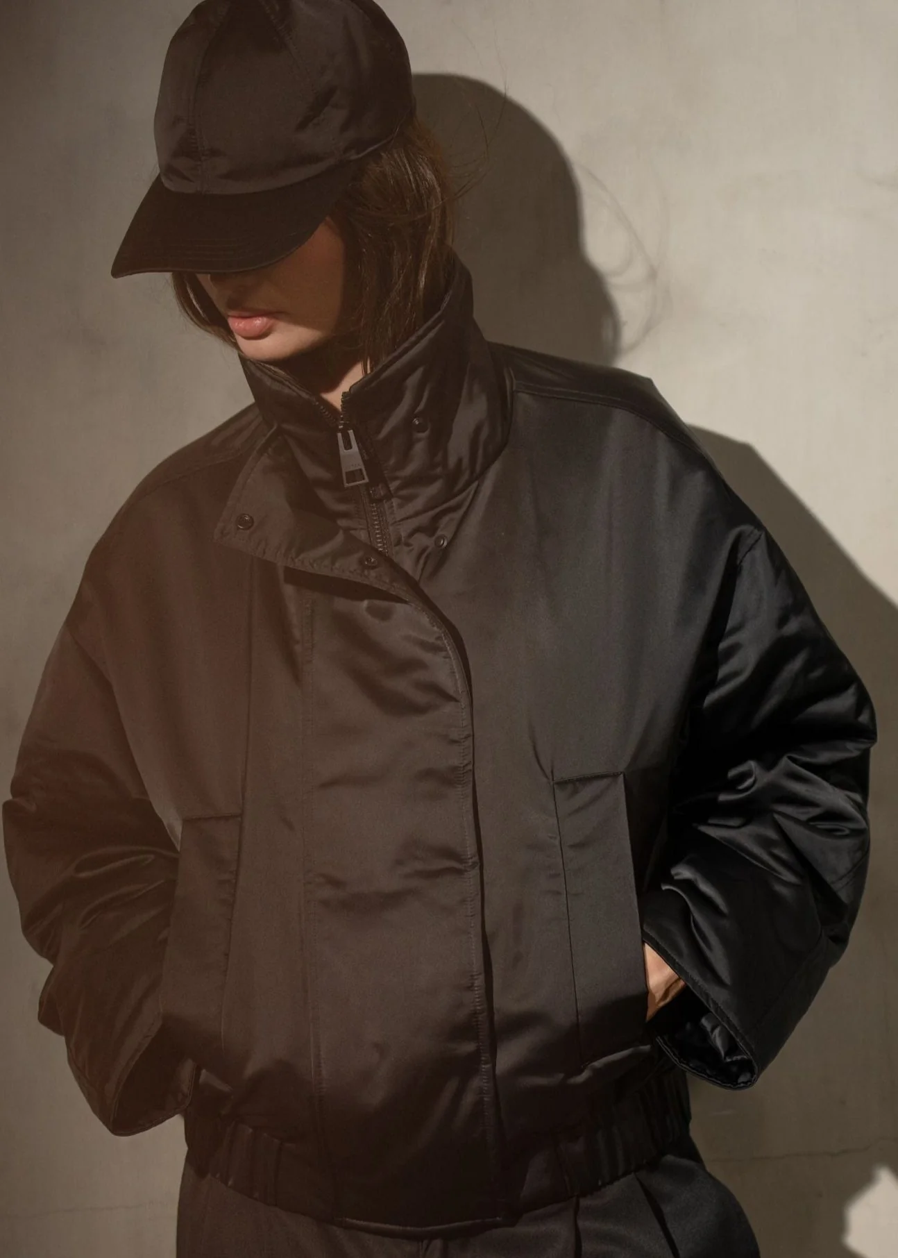 CROPPED SATEEN BOMBER - Noir - Image 4