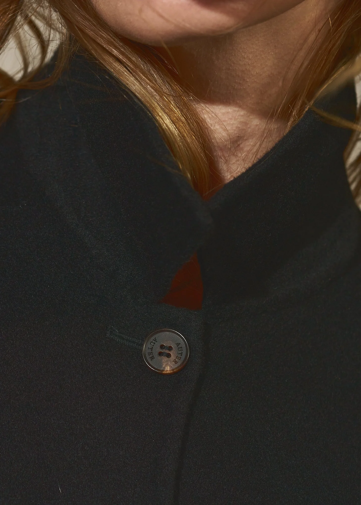 CROPPED WOOL SHIRT JACKET - Noir - Image 10