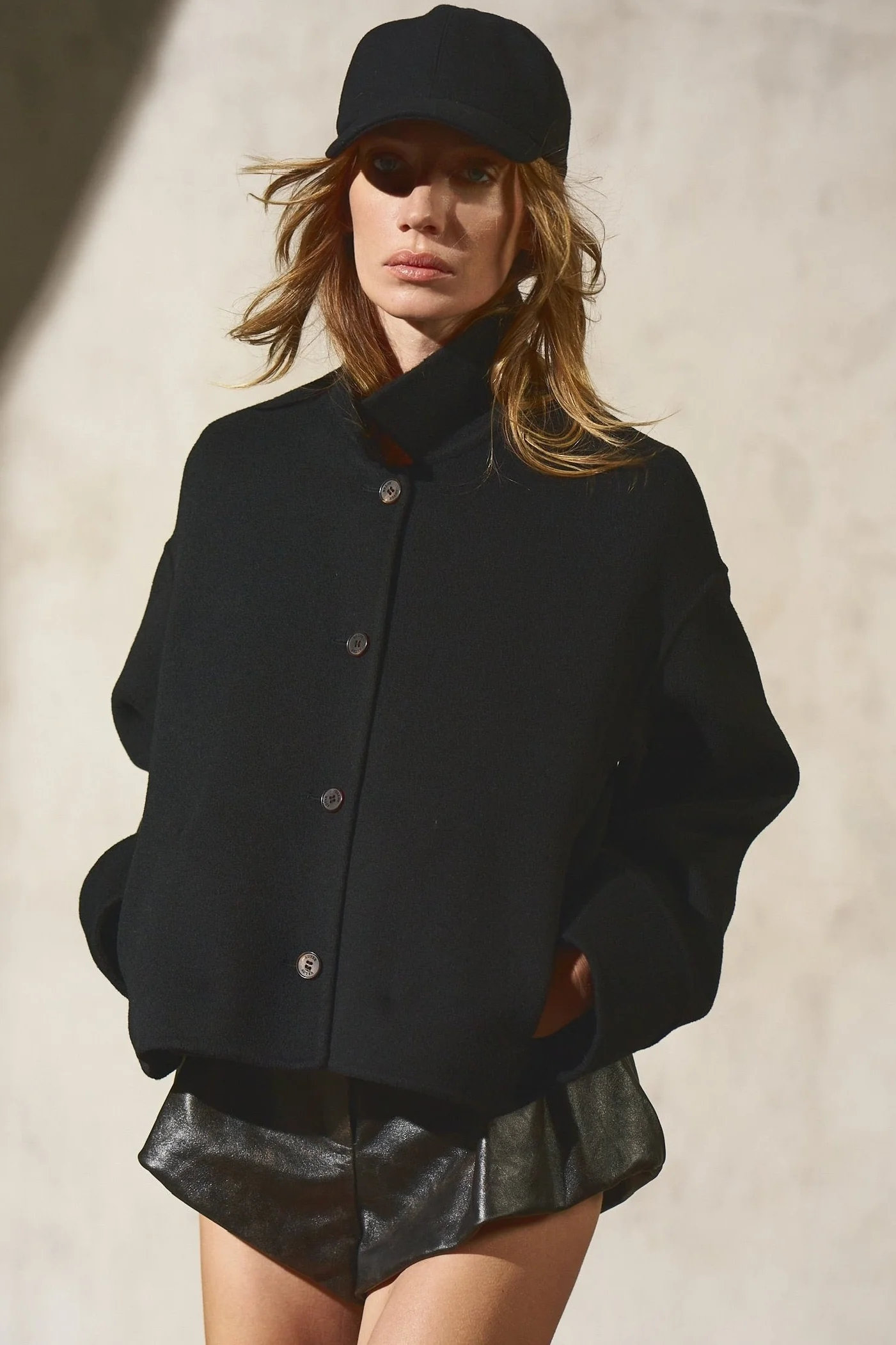 CROPPED WOOL SHIRT JACKET - Noir - Image 4