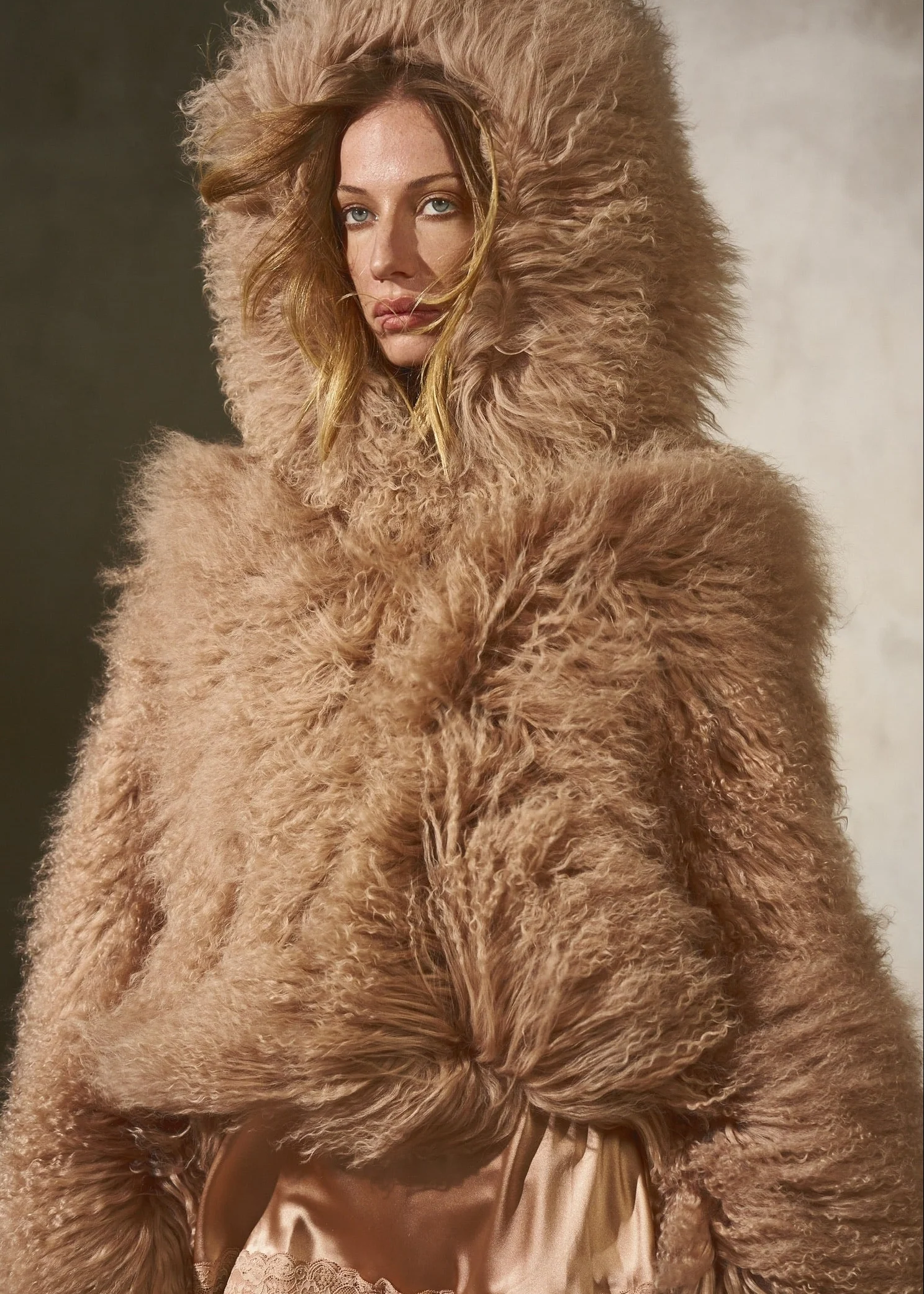 CROPPED HOODED MONGOLIAN - Rosewood - Image 7
